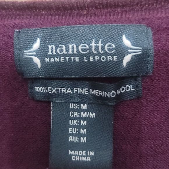 Women's 100% Extra Fine Merino Wool Sweater. Size Medium. - Picture 3 of 5